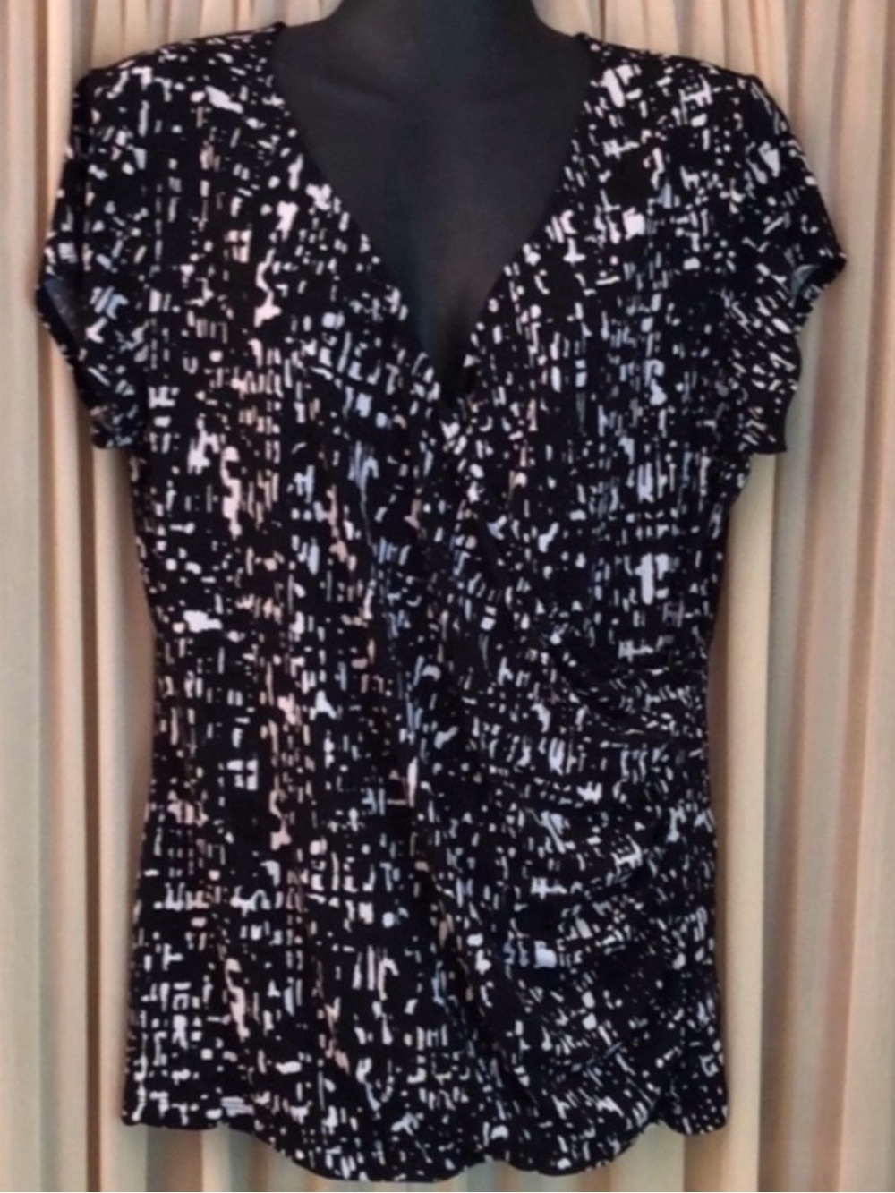 Beautiful Apt. 9 Wrap Around XL Blouse